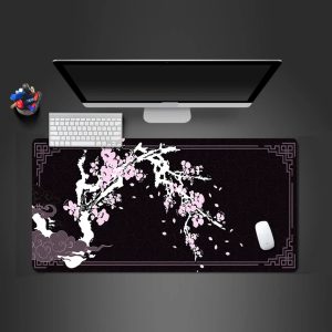 tapis de souris XXL au motif fleuri. Conçus en polyester lisse et caoutchouc antidérapant, il est lavable et durable pour une utilisation en toute simplicité.