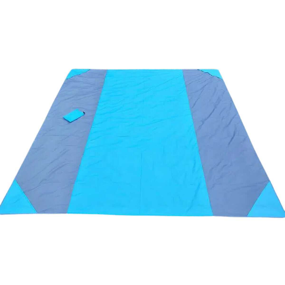 Tapis plage imperméable et anti-sable extra large Tapis plage imperméable et anti-sable extra large une solution parfaite pour toutes vos sorties en plein air. Facile à nettoyer et à transporter grâce à son sac inclus, il se distingue par sa praticité et sa légèreté. Le tissu durable et facile à nettoyer résiste aux taches et aux éclaboussures. Son sac de transport pratique et compact permet de l'emporter partout sans encombre. Ce tapis combine confort et robustesse, parfait pour les pique-niques, les festivals ou le camping. Profitez de vos activités en plein air sans les désagréments du sable et de l'humidité.