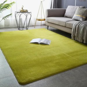 Un tapis salon de velours est fabriqué en velours de haute qualité, offre une sensation de douceur inégalée sous les pieds. Ses couleurs riches, telles que le bleu marine, le bordeaux et le gris anthracite, ainsi que ses motifs subtils, s'intègrent parfaitement à tout style de décoration.