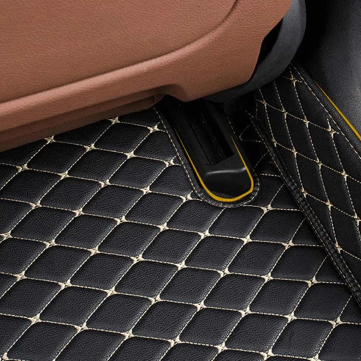 Tapis voiture classe avec design carreaux Tapis voiture classe avec design carreaux