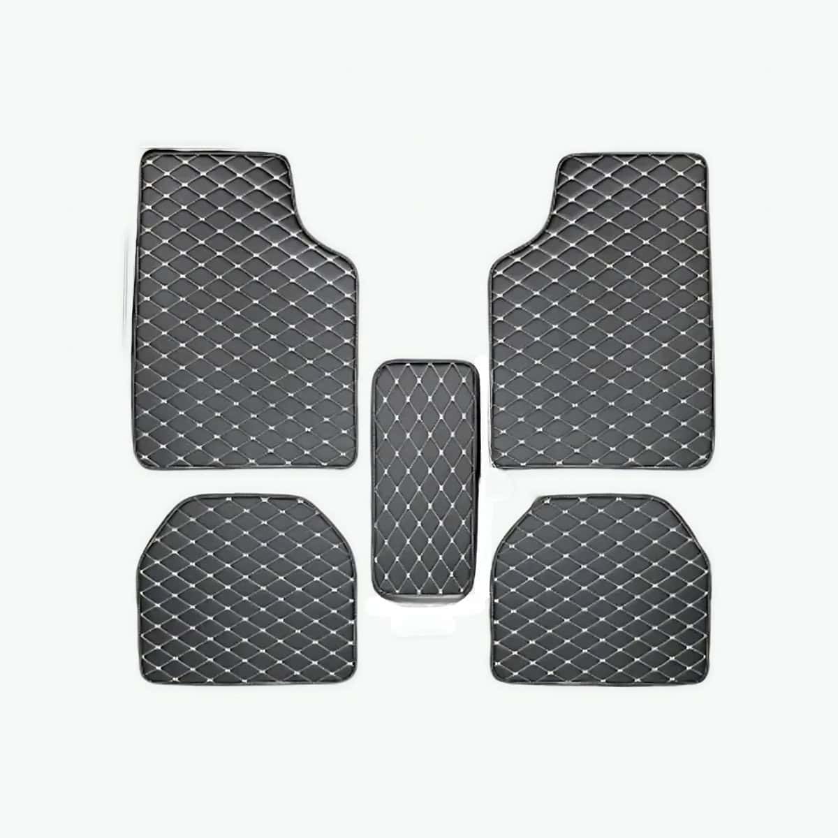 Tapis voiture universel résistant à l'usure Tapis voiture universel résitant à l'usure est conçu pour offrir une protection optimale tout en ajoutant une touche de luxe à votre véhicule. Avec son design à carreaux élégant, il est disponible en plusieurs couleurs pour s'harmoniser parfaitement avec l'intérieur de votre voiture. Fabriqué à partir de matériaux durables, ce tapis est non seulement esthétique mais aussi pratique, protégeant efficacement le sol de votre véhicule contre la saleté, l'eau et l'usure quotidienne. Facile à installer et à nettoyer, il garantit un entretien minimal tout en assurant une longue durée de vie. Idéal pour ceux qui recherchent à la fois la fonctionnalité et le style