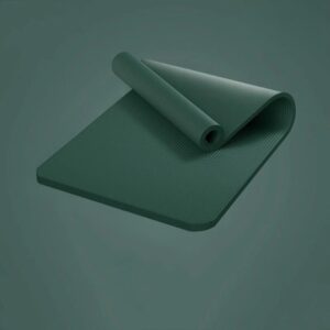 tapis de gym antidérapant de 15 mm d'épaisseur est conçu pour offrir un confort et une sécurité maximaux lors de vos séances d'entraînement. Sa surface antidérapante assure une stabilité optimale, idéale pour tous types d'exercices, du yoga aux entraînements intensifs. Fabriqué à partir de matériaux PVC de haute qualité, ce tapis est durable et résistant à l'usure, garantissant une longue durée de vie même avec une utilisation intensive. Facile à nettoyer, il assure une hygiène parfaite à chaque utilisation. Ses dimensions généreuses et son design moderne et élégant s'intègrent parfaitement à tout espace de fitness, que ce soit à domicile ou en salle de sport.