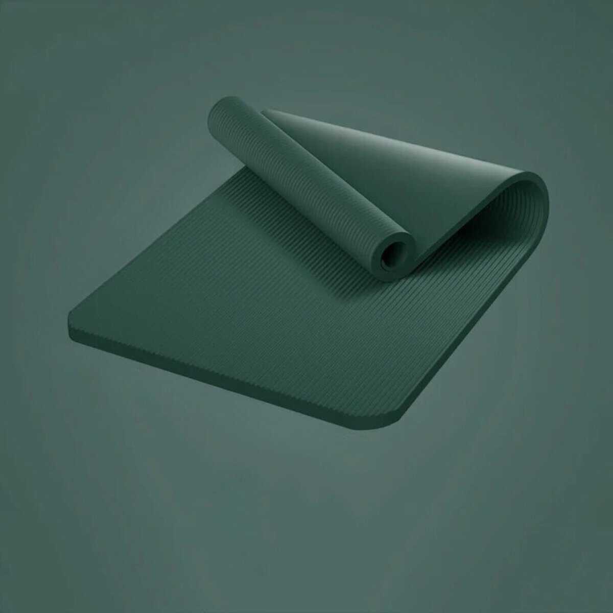 Tapis de gym antidérapant épais tapis de gym antidérapant de 15 mm d'épaisseur est conçu pour offrir un confort et une sécurité maximaux lors de vos séances d'entraînement. Sa surface antidérapante assure une stabilité optimale, idéale pour tous types d'exercices, du yoga aux entraînements intensifs. Fabriqué à partir de matériaux PVC de haute qualité, ce tapis est durable et résistant à l'usure, garantissant une longue durée de vie même avec une utilisation intensive. Facile à nettoyer, il assure une hygiène parfaite à chaque utilisation. Ses dimensions généreuses et son design moderne et élégant s'intègrent parfaitement à tout espace de fitness, que ce soit à domicile ou en salle de sport.