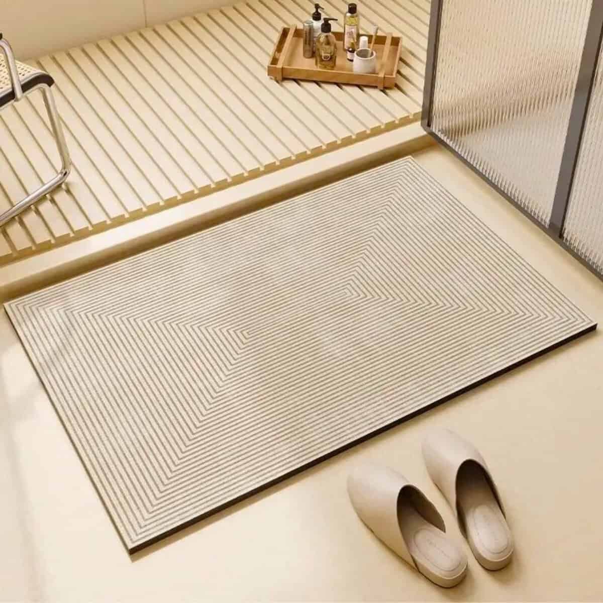 Tapis beige absorbant Découvrez notre tapis beige absorbant, parfait pour capturer l'humidité tout en ajoutant une touche élégante et confortable à votre intérieur.