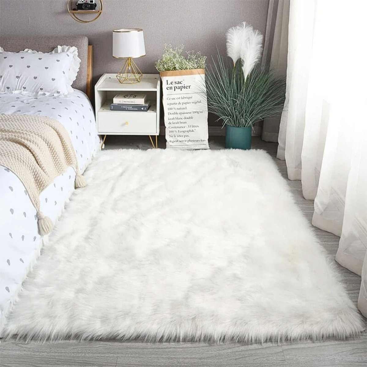 Tapis blanc en fausse fourrure Tapis blanc en fausse fourrure