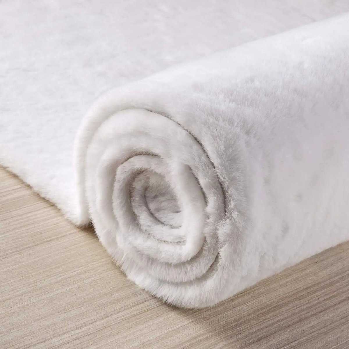 Tapis blanc en peluche Tapis blanc en peluche