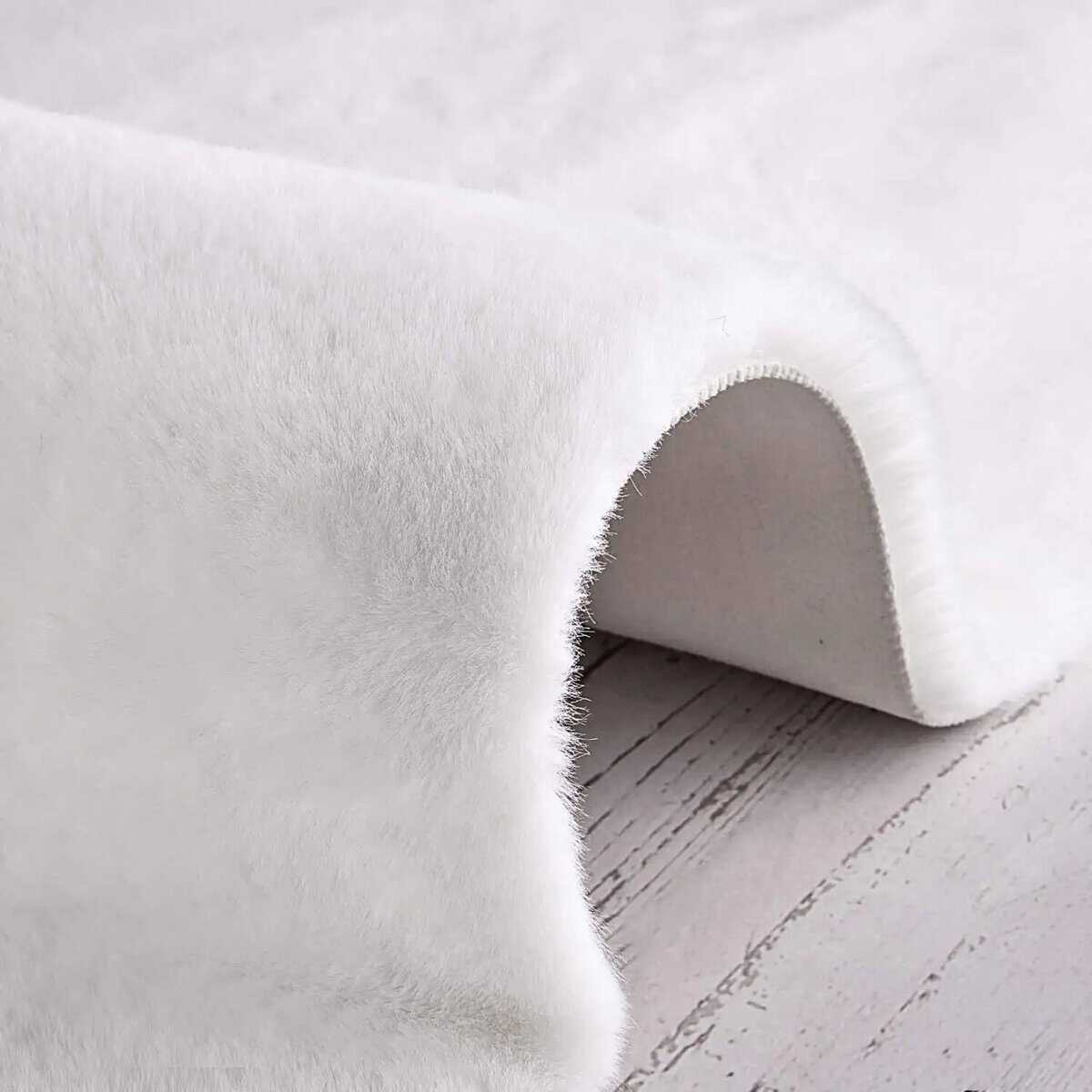 Tapis blanc en peluche Tapis blanc en peluche