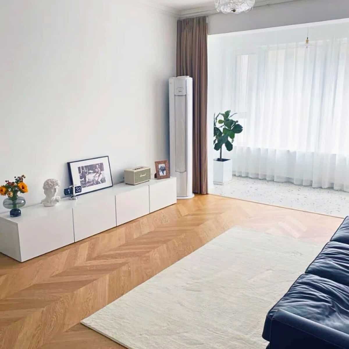 Tapis blanc pur minimaliste Tapis blanc pur minimaliste