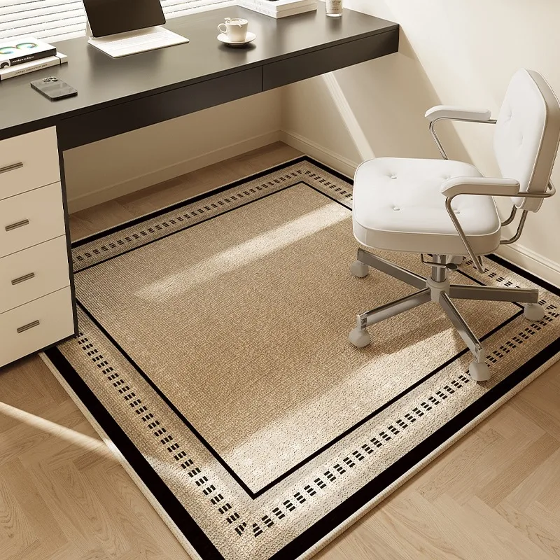 Tapis carré minimaliste rétro tapis carré aux motifs géométriques et floraux, parfait pour ajouter une touche élégante et chaleureuse à votre espace de travail. Disponible en nuances de beige, gris et marron, ce tapis est conçu pour offrir à la fois esthétique et fonctionnalité, avec des dimensions idéales pour divers espaces. Fabriqué avec des matériaux de haute qualité, il est durable et facile à entretenir, assurant une longue durée de vie et un maintien impeccable avec un simple nettoyage régulier. Ce tapis est un investissement durable pour ceux qui cherchent à allier style et praticité dans leur espace de travail.
