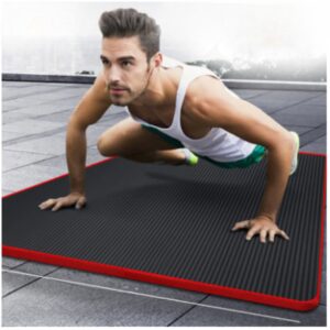 Fabriqué à partir de mousse EVA de haute qualité, ce tapis de gym est robuste et durable, capable de résister à une utilisation intensive. Sa conception soignée garantit une longue durée de vie et une performance constante, tandis que son entretien facile permet de le garder propre et hygiénique. Les accessoires inclus, comme le bandage et le sac à dos, ajoutent à sa praticité, rendant vos séances d'entraînement plus agréables et organisées.