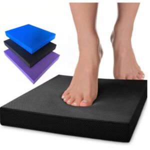 Tapis de gym en mousse, alliant confort, stabilité et design moderne. Idéal pour tous types d'exercices. Durable et facile à entretenir.