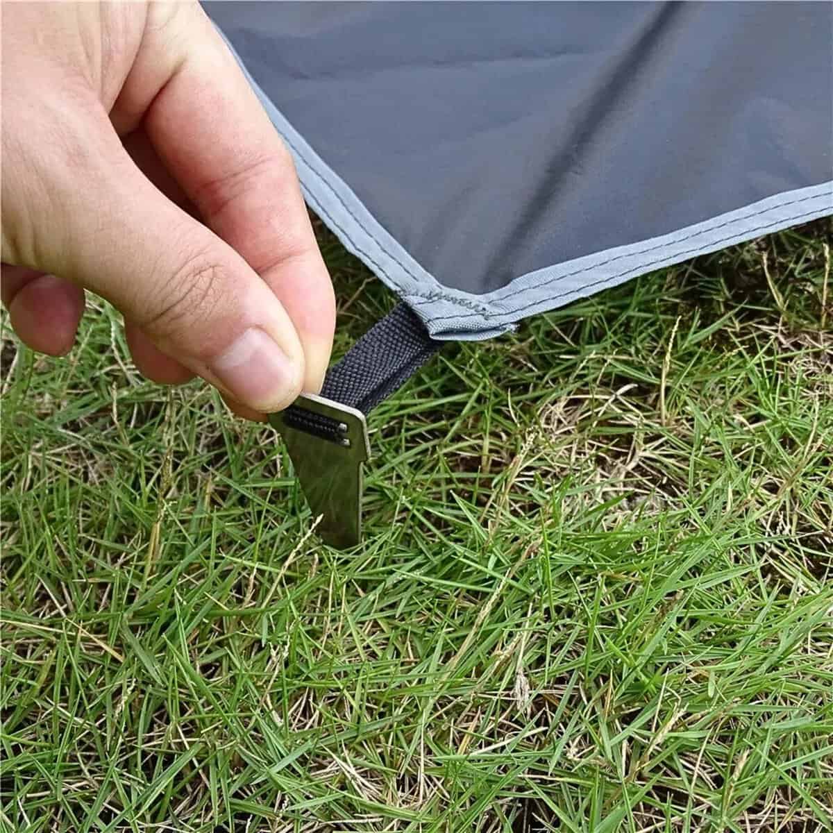Tapis de sol camping imperméable avec piquets Tapis de sol camping imperméable avec piquets