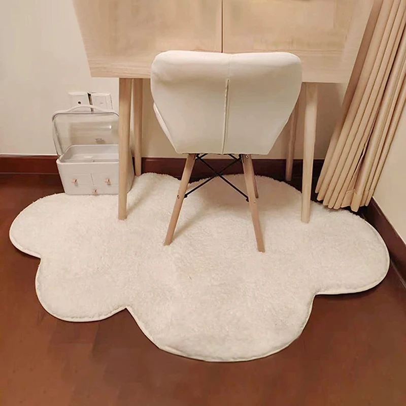 Tapis scandinave peluche en forme de nuage Tapis scandinave peluche en forme de nuage
