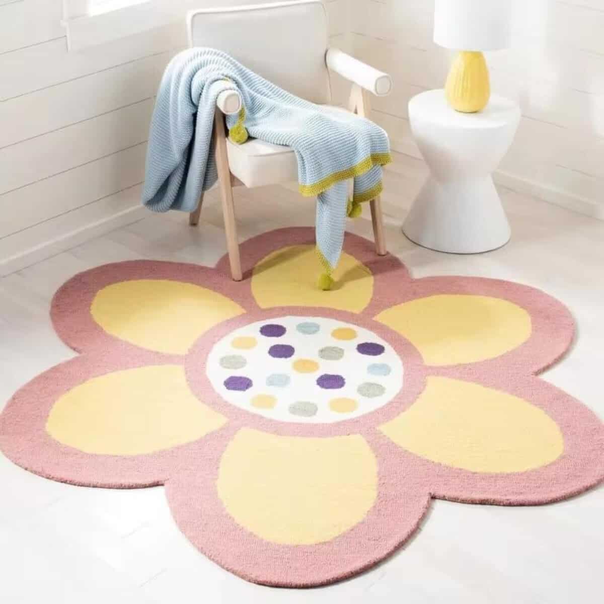 Tapis de fleurs épais et doux tapis de fleurs décoratif en forme de grande fleur colorée.L'ensemble crée une atmosphère chaleureuse et accueillante, avec une touche de couleur qui égaye l'espace. Absorbant et antidérapant, il assure une sécurité absolue.