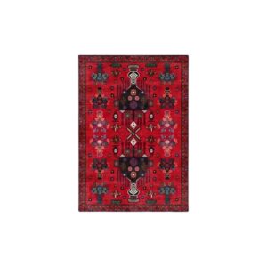 Tapis rouge style ethnique. Design culturel unique, entretien facile et durabilité assurée. Idéal pour une touche d'élégance traditionnelle.